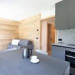 Larix Sauna&relax דירה *