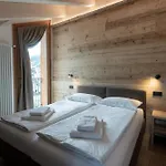 Larix Sauna&relax בורמיו