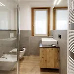 Larix Sauna&relax דירה *